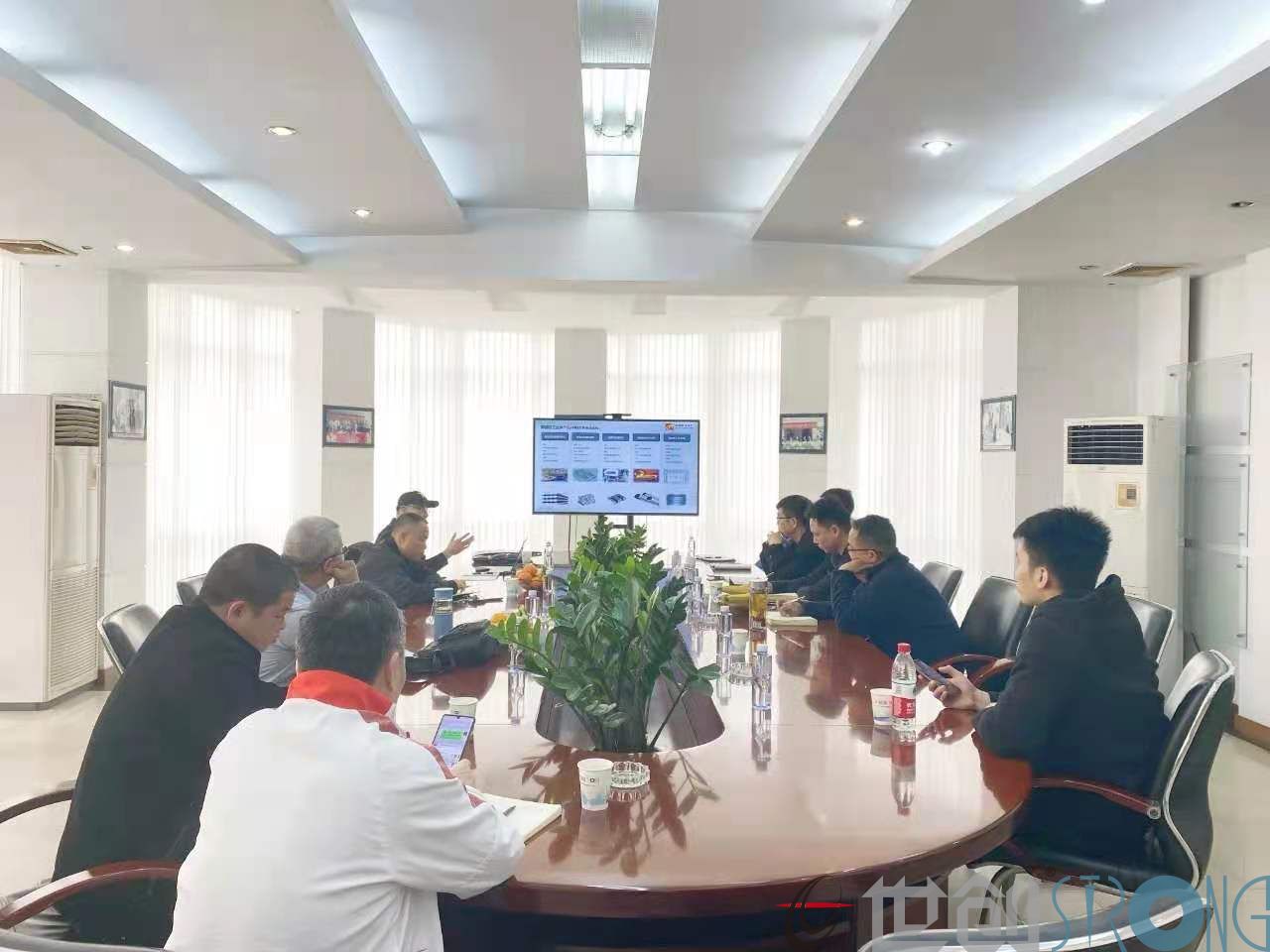 工業爐學會領導蒞臨世創科技進行工作指導