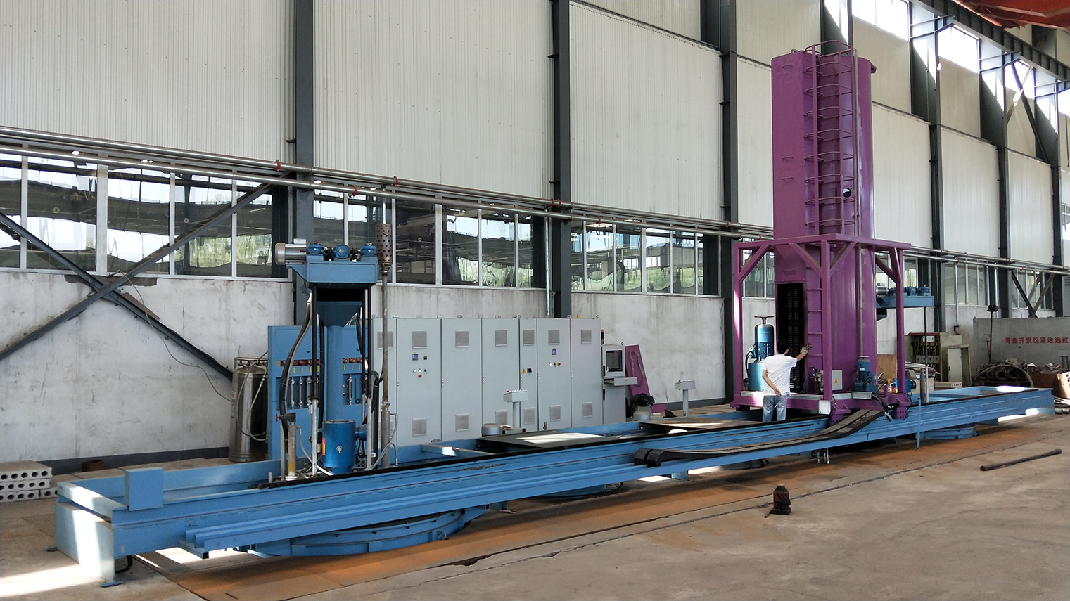 具有自動轉移裝置的智能化深井式可控氣氛熱處理生產線