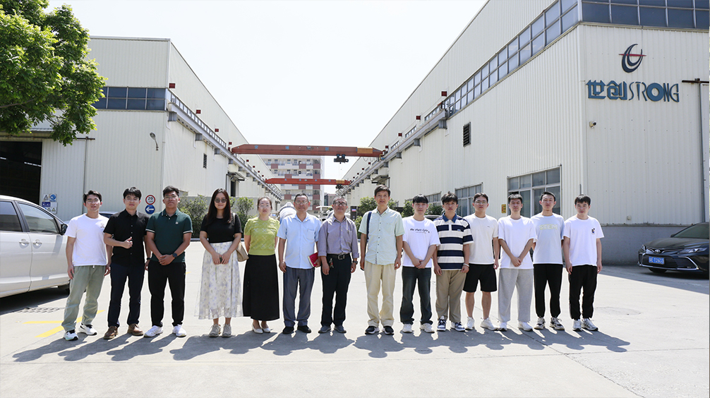 In 2024, the supervision team of Foshan Guochuang Institute went to Strong Technology to inspect and supervise the quality of graduate student training